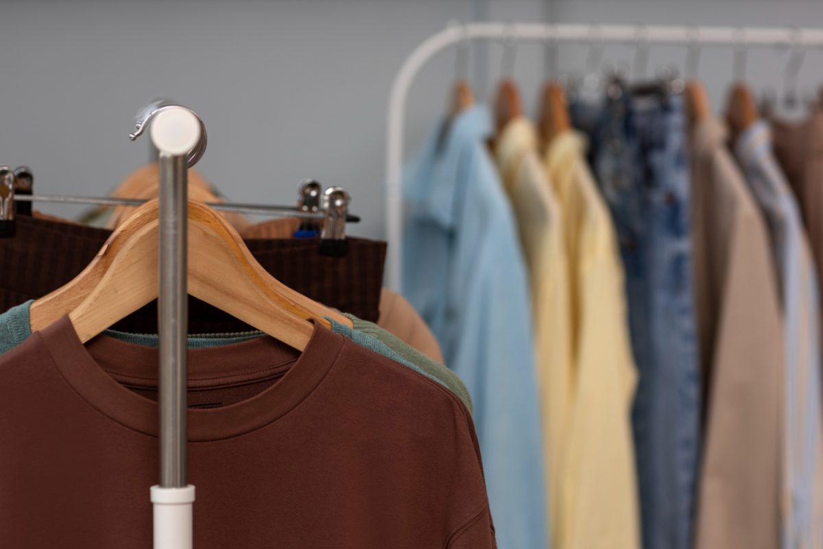 porte-manteaux avec pull